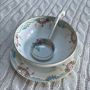 Antique Nippon porcelain mayonnaise dish w/ gold moriage (raised bead) accents